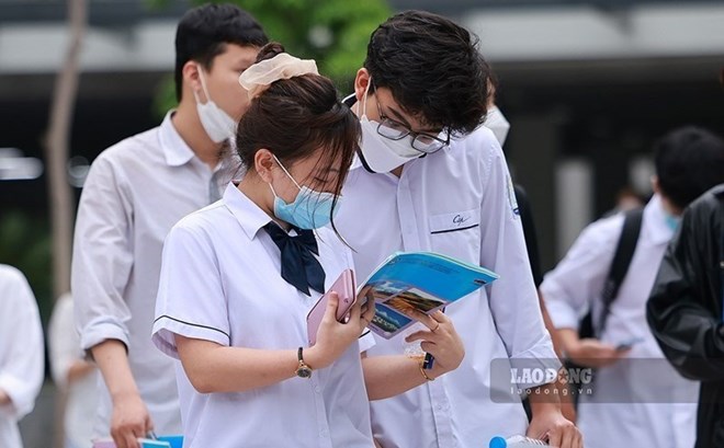 Basic salary increases from 1.7, increases the level of health insurance contributions for students. Photo: Bao Trung