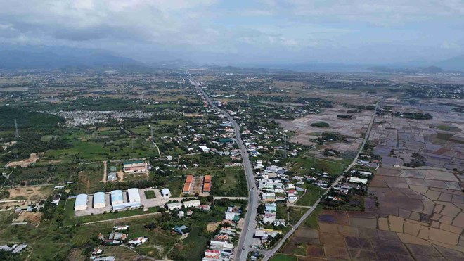 The 22km long section of the Khanh Hoa - Buon Ma Thuot expressway put into operation. Photo: Huu Long