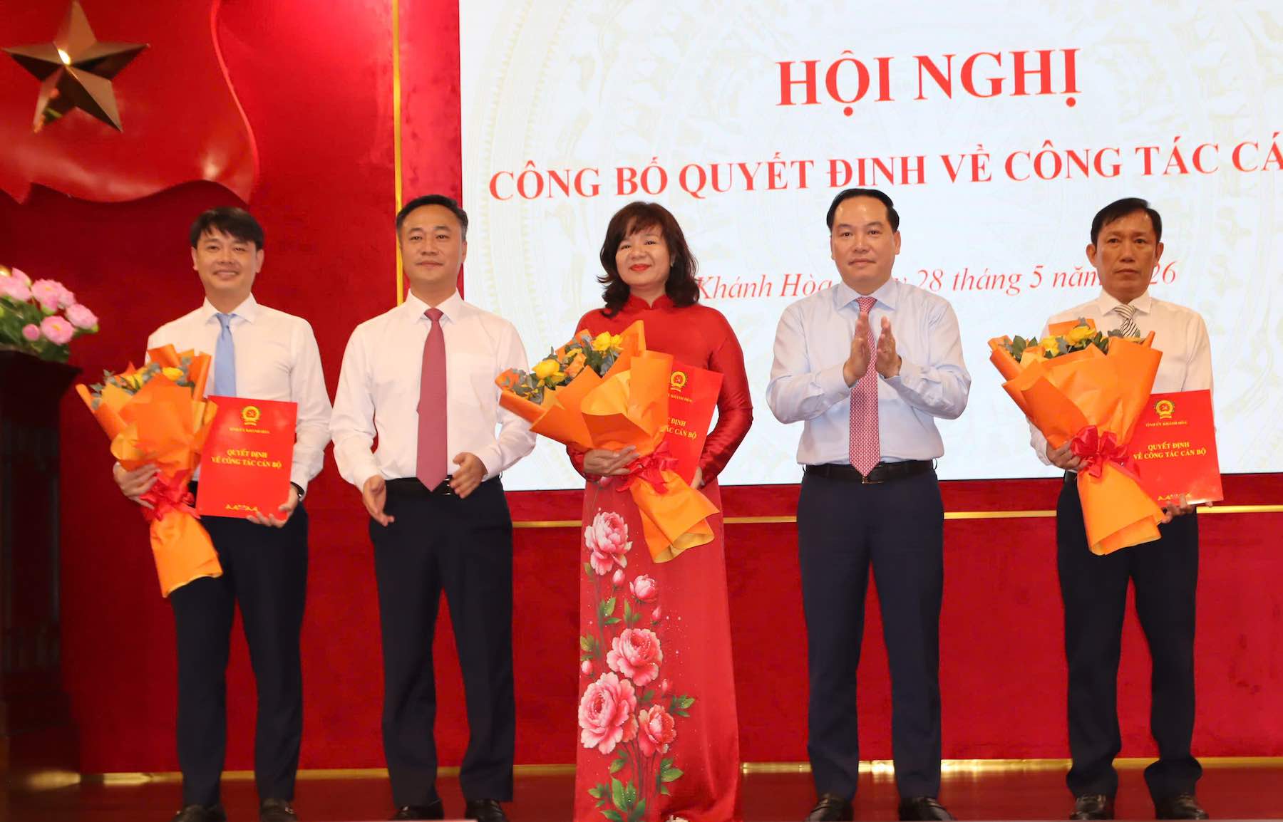 Khánh Hòa điều động, bổ nhiệm nhiều cán bộ lãnh đạo chủ chốt