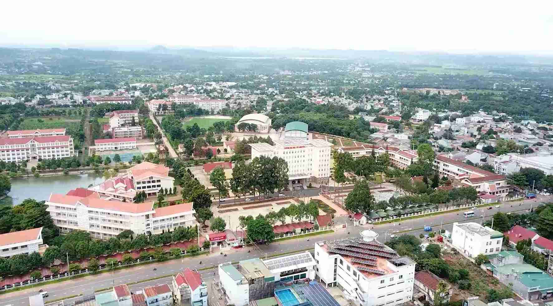 Dak Lak Provincial People's Committee will revoke many projects in the vicinity of Buon Ma Thuot ward to accelerate the progress of public investment projects and change the urban appearance of the central city. Photo: Bao Trung