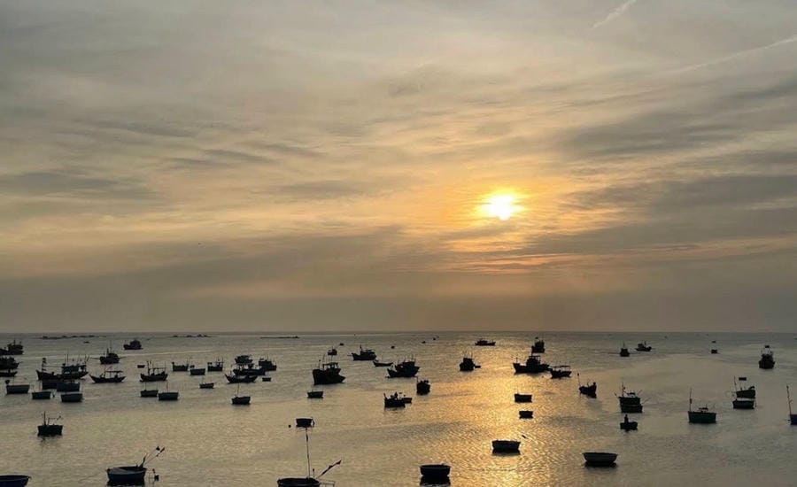 Sunrise scene in Mui Ne fishing village. Photo: Quynh Hoa