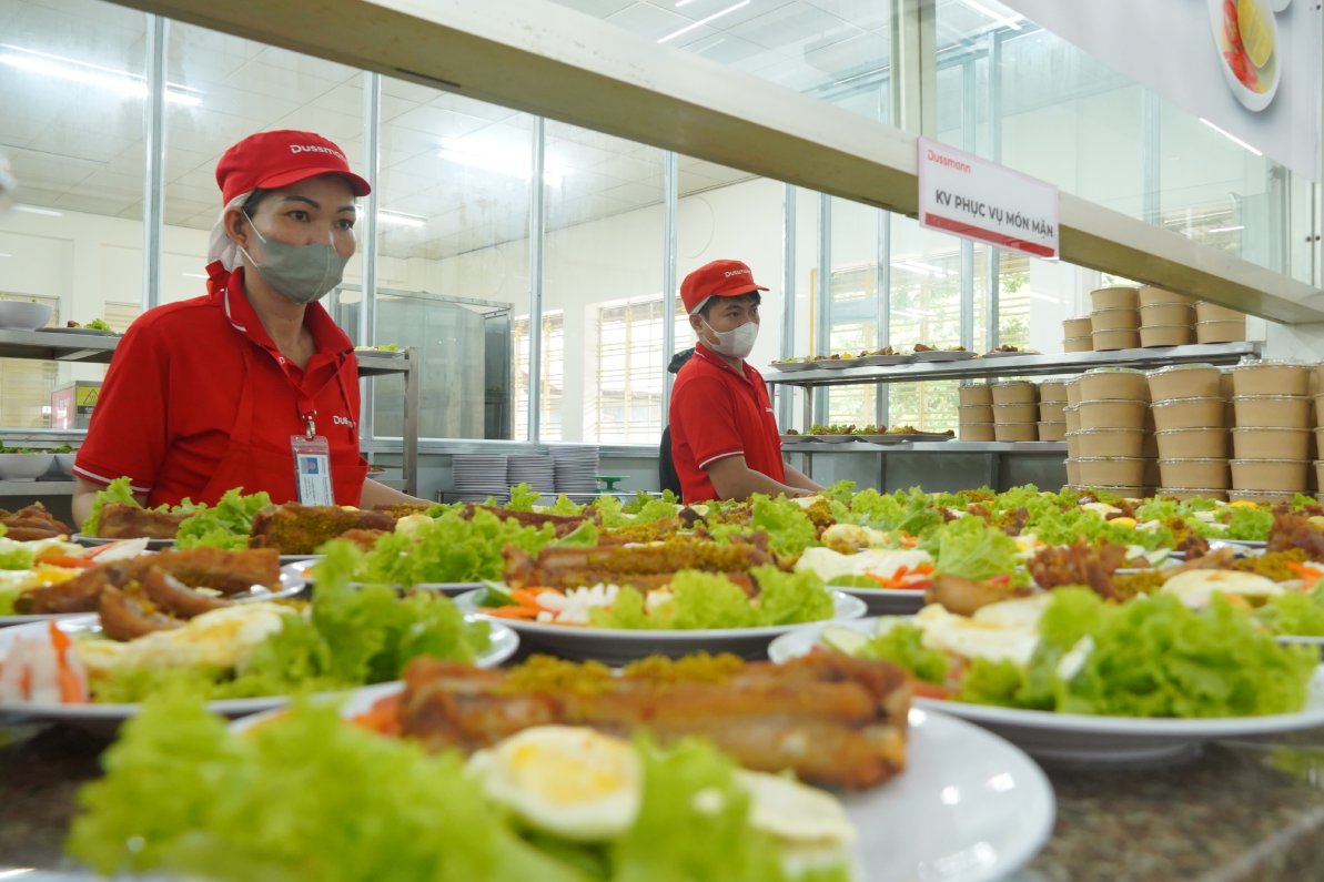Thực đơn “Bữa cơm Công đoàn“. Ảnh: Tạ Quang