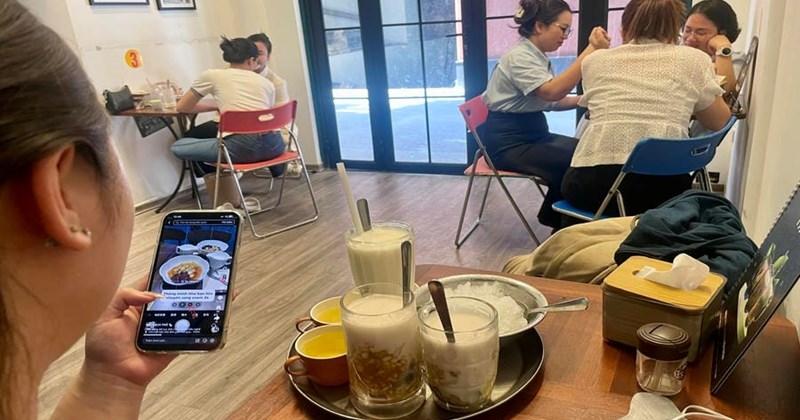 Quán chè Hà Nội giữ hương vị xưa cũ suốt nửa thế kỷ