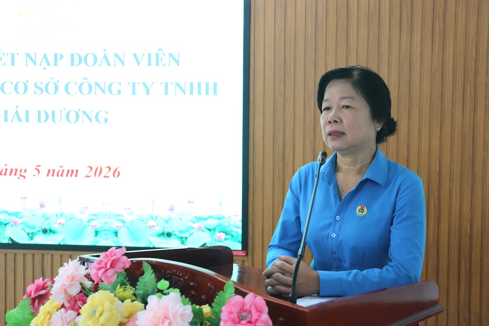 Bà Huỳnh Thị Tuyết Vui - Chủ tịch LĐLĐ tỉnh Đồng Tháp. Ảnh: Lưu Hùng.
