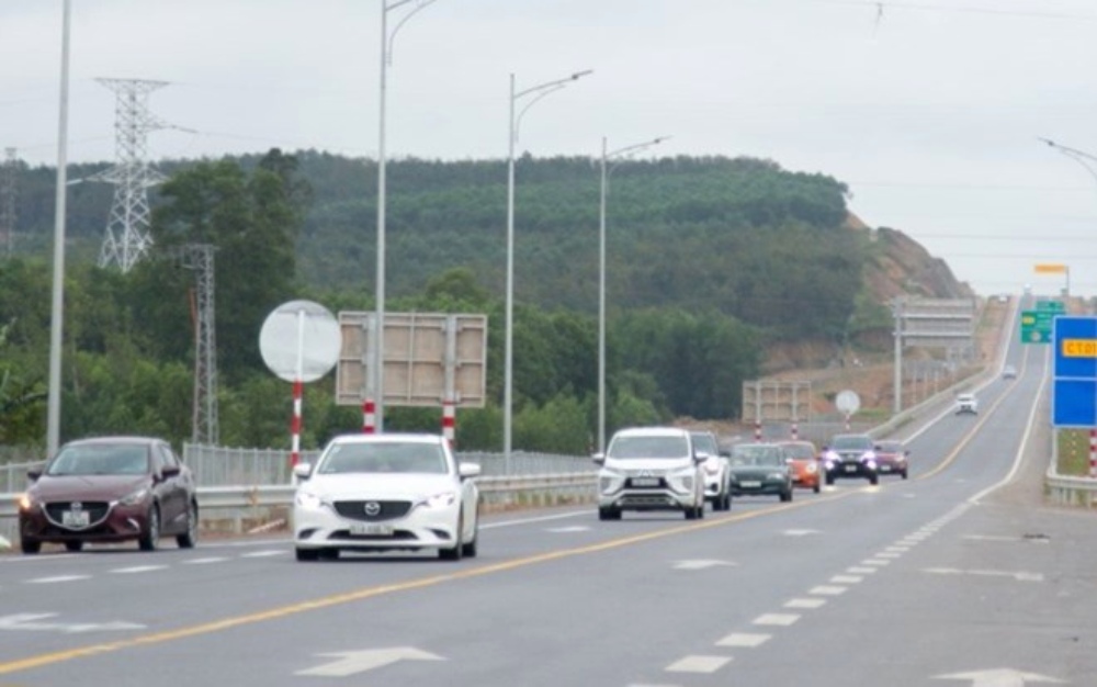 Cam Lo - La Son Expressway. Photo: Hung Tho