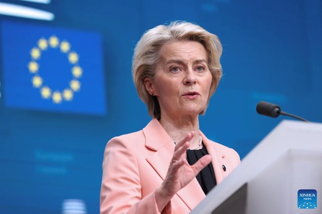 La presidenta de la Comisión Europea, Ursula von der Leyen, dijo que la Unión Europea (UE) proporcionará un paquete de ayuda de unos 32.100 millones de dólares a Ucrania. Foto: Xinhua