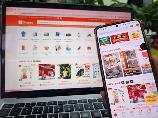 The Ministry of Industry and Trade requests Shopee not to apply new fees to sellers. Photo: Thach Lam