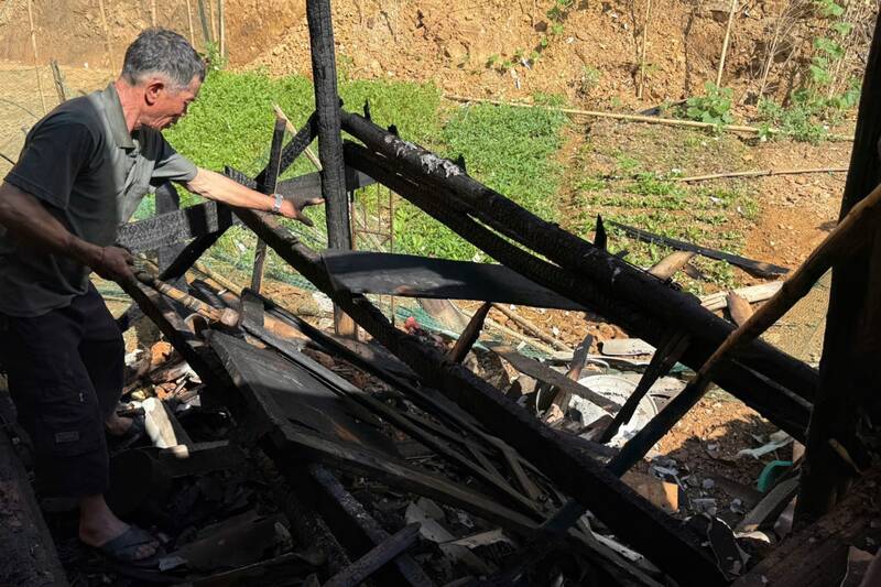 Fire at a poor household's house in Nam Lau commune, Son La province, many properties burned down. Photo: Nam Lau Commune DVTH Center