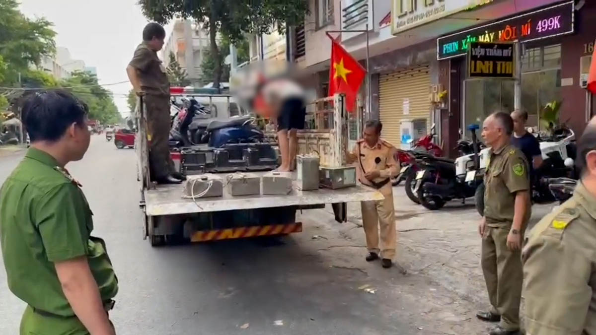 Ho Chi Minh City inspects more than 200 suspected electric vehicle and motorbike modification facilities. Photo: Police provided