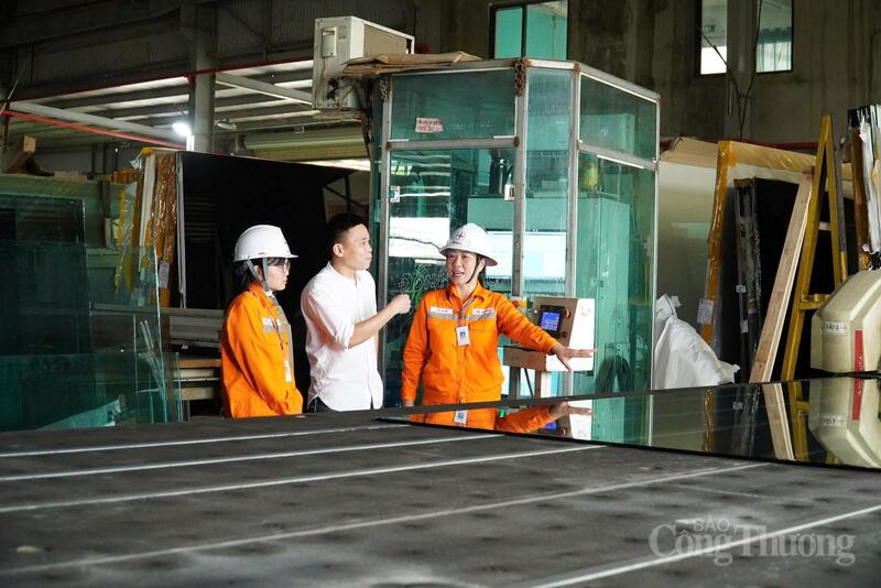 Công ty TNHH Tuyết Lan ( tỉnh Bắc Ninh) tham gia điều chỉnh phụ tải, để nâng cao hiệu quả sản xuất kinh doanh, đồng hành cùng ngành điện san bằng phụ tải. Ảnh: Thu Hường  