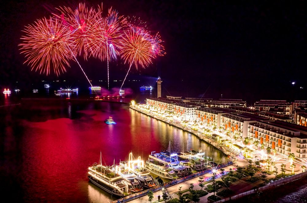 Cư dân Sun Festo Town dễ dàng kết nối khu vực ngọn hải đăng – “tọa độ vàng” diễn ra các sự kiện, show diễn nghệ thuật. Ảnh: Ánh Dương. 