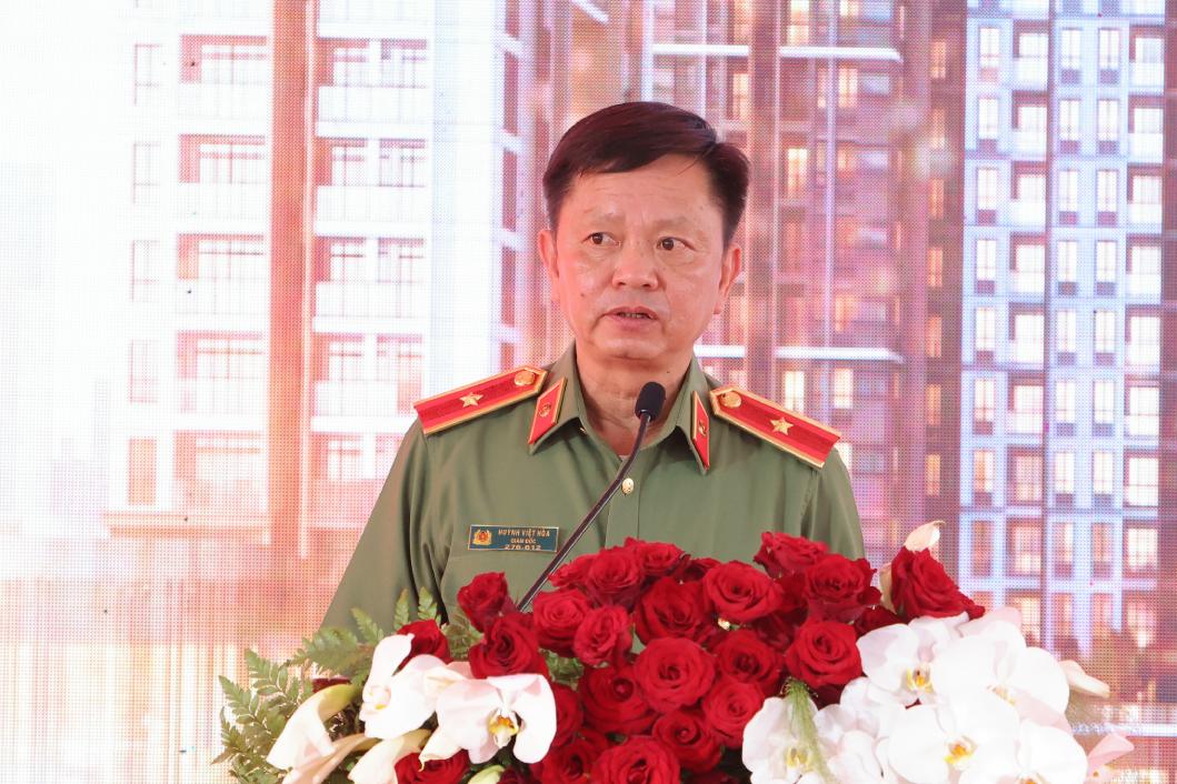 Thiếu tướng Huỳnh Việt Hòa - Giám đốc Công an TP Cần Thơ phát biểu tại buổi lễ. Ảnh: Tạ Quang