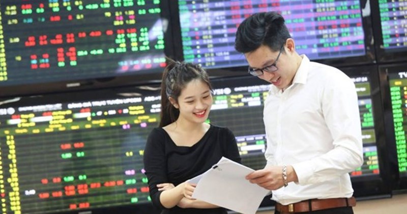 Dòng tiền trở lại, cổ phiếu vốn hóa lớn tiếp tục hút vốn