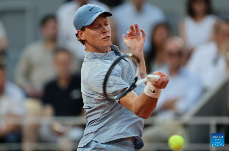 Jannik Sinner had trouble with the heat at Roland Garros. Photo: Xinhua