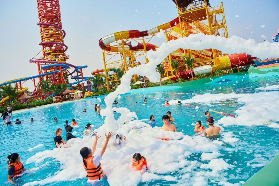 VinWonders Vũ Yên thu hút đông đảo gia đình có con nhỏ đến vui chơi và trải nghiệm