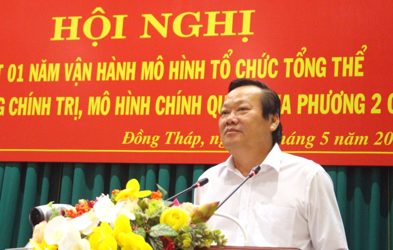 Ông Nguyễn Hữu Lợi, Tỉnh ủy viên, Bí thư Đảng ủy, Chủ tịch HĐND phường Gò Công phát biểu trực tiếp tại hội nghị. Ảnh: Thanh Mai
