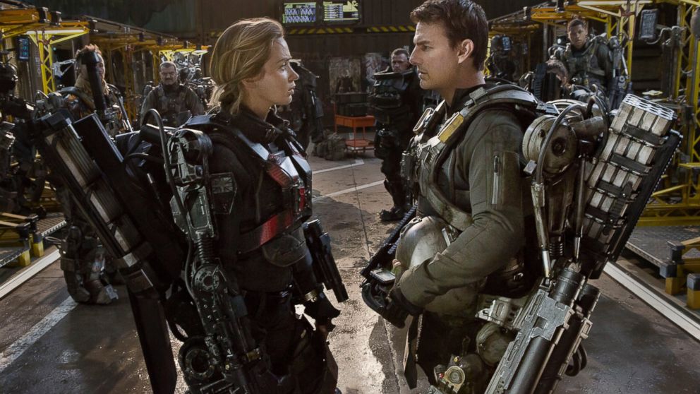 Emily Blunt và Tom Cruise trong phim “Edge of tomorrow“. Ảnh: nhà sản xuất