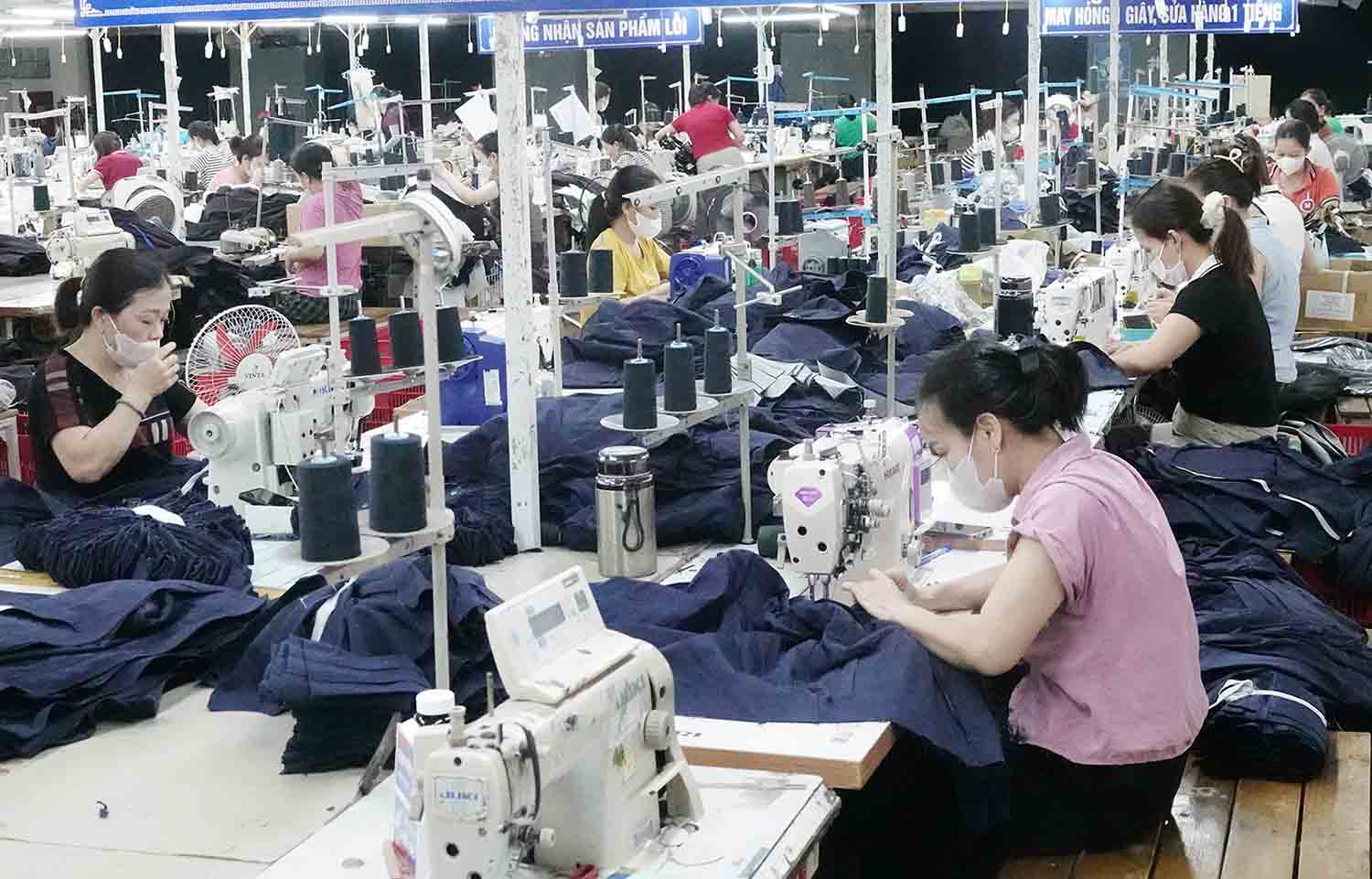 Hoạt động kinh doanh của nhiều doanh nghiệp ở Hà Tĩnh đang đối mặt với nhiều khó khăn, thách thức. Ảnh: Trần Tuấn