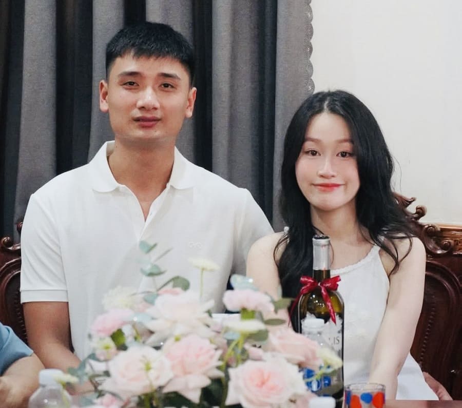 Volleyball player Pham Van Hiep will hold a wedding ceremony in early June. Photo: FBNV