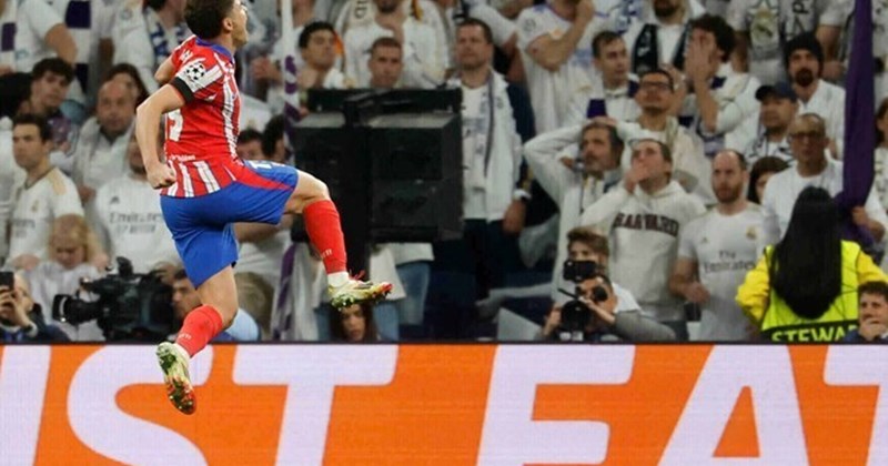 Barcelona và Arsenal cạnh tranh chữ ký Julian Alvarez