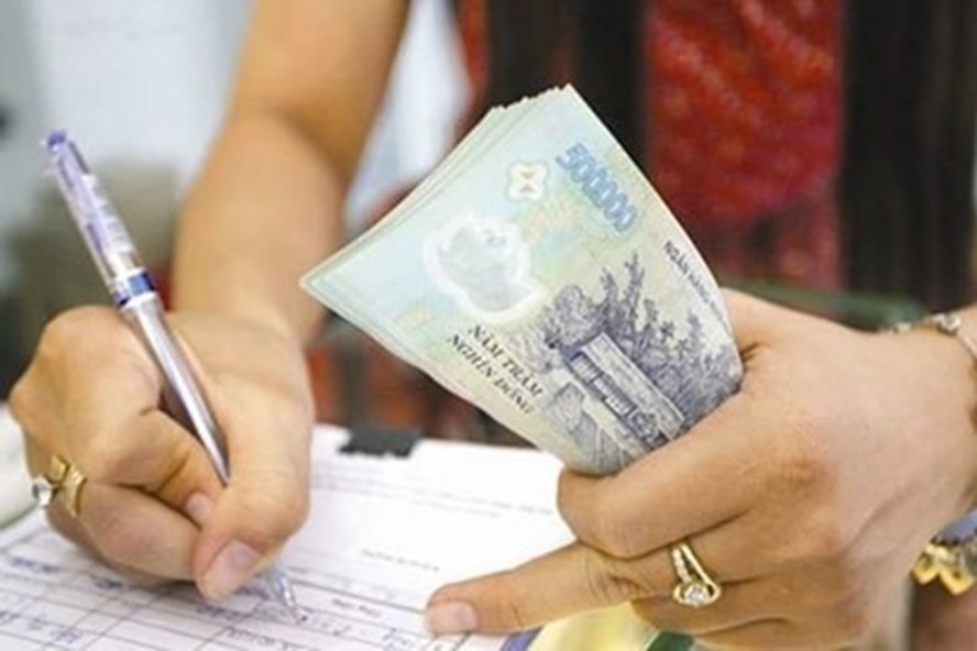 Funding sources for implementing the regime for non-specialized workers in villages and residential groups