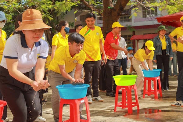 The Trade Union of Central College of Transport V (under Hai Van Ward Trade Union) organized the Sports Festival "May of Workers - Transport V solidarity". Photo: Hai Van Trade Union