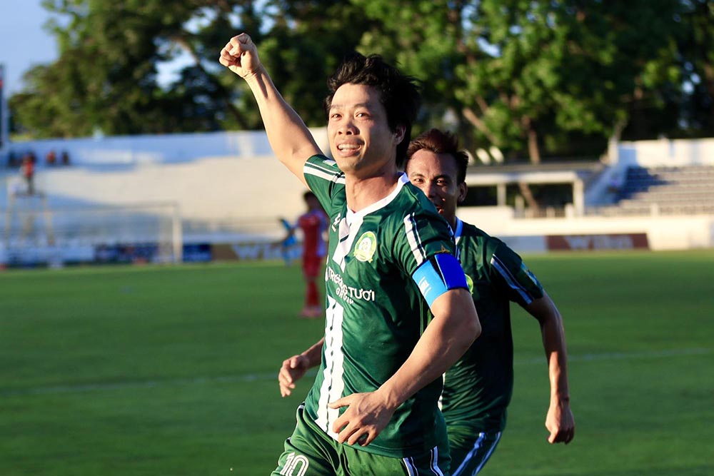 Nguyen Cong Phuong and his teammates at Truong Tuoi Dong Nai are facing the opportunity to win the National First Division Championship 2025-2026. Photo: Binh Le