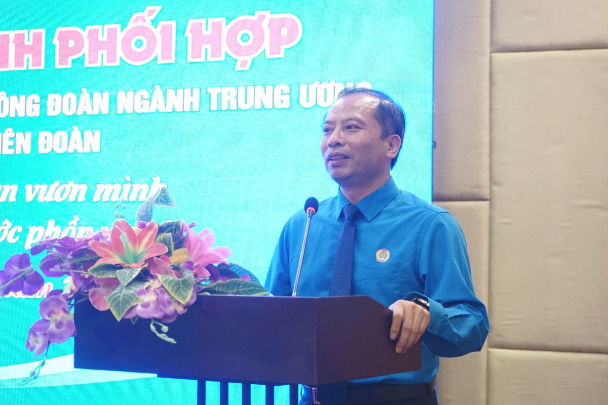 Ông Lương Trọng Thành - Chủ tịch LĐLĐ tỉnh Thanh Hóa phát biểu tại lễ ký kết. Ảnh: Quách Du