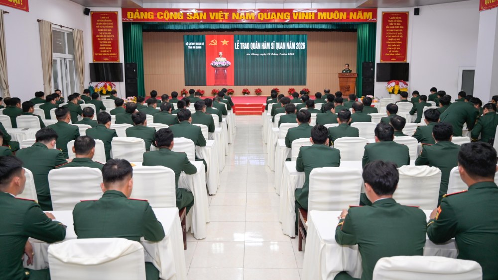 Đại biểu tham dự buổi lễ. Ảnh: Phương Vũ