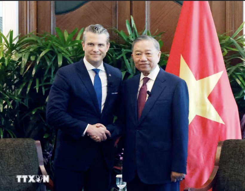 General Secretary and President To Lam receives US Secretary of the United States Department of Defense Pete Hegseth. Photo: VNA