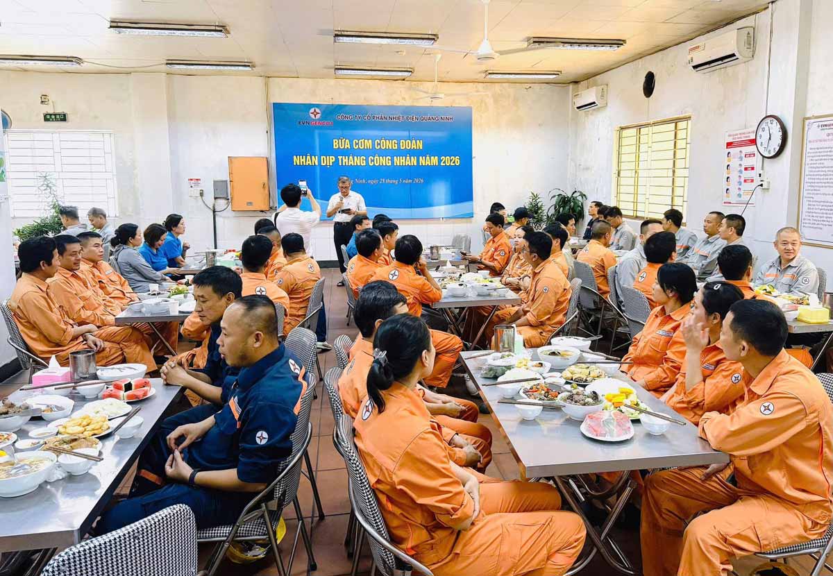 Toàn cảnh chương trinh “Bữa cơm Công đoàn. Ảnh: Công ty Nhiệt điện Quảng Ninh