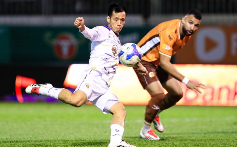 Hoang Anh Gia Lai meets Hanoi in round 25 of V.League 2025-2026. Photo: Minh Dan