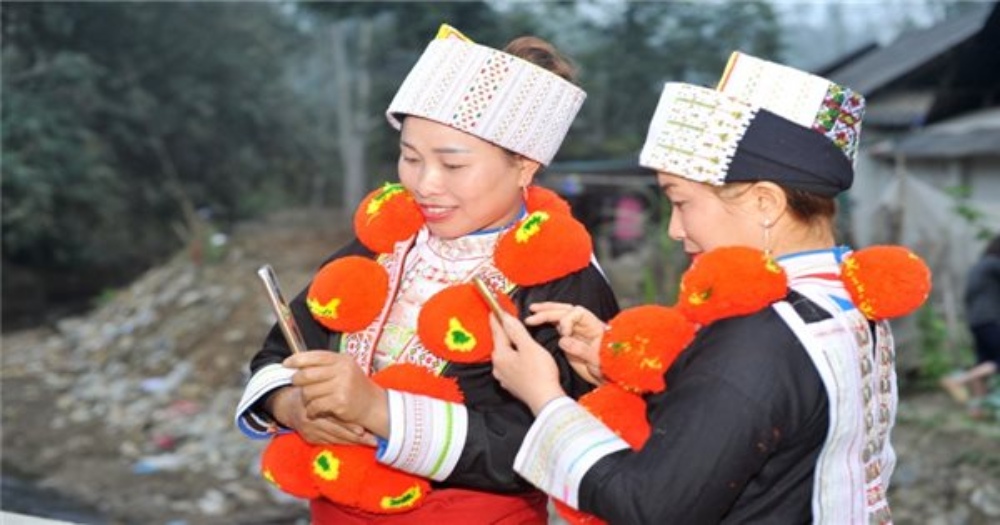 Support 400,000 smartphones for poor and near-poor households on the condition that they have not been supported with terminal equipment and have not been supported from the state budget. Photo: VGP