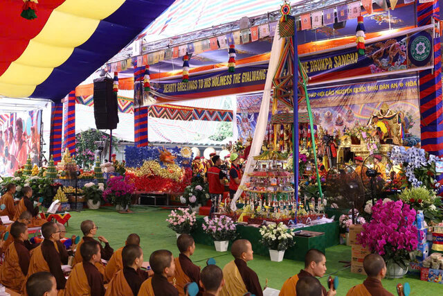 Đại lễ Cầu an Quan Âm Tara Yuldog tiêu trừ chướng ngại, tăng trưởng phúc lành. Ảnh: Ban tổ chức