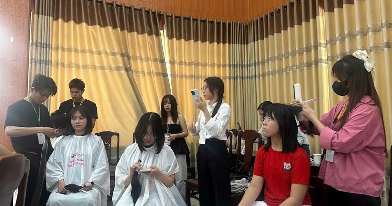 Huế: Hơn 1.200 người tham gia hiến tóc lan tỏa yêu thương
