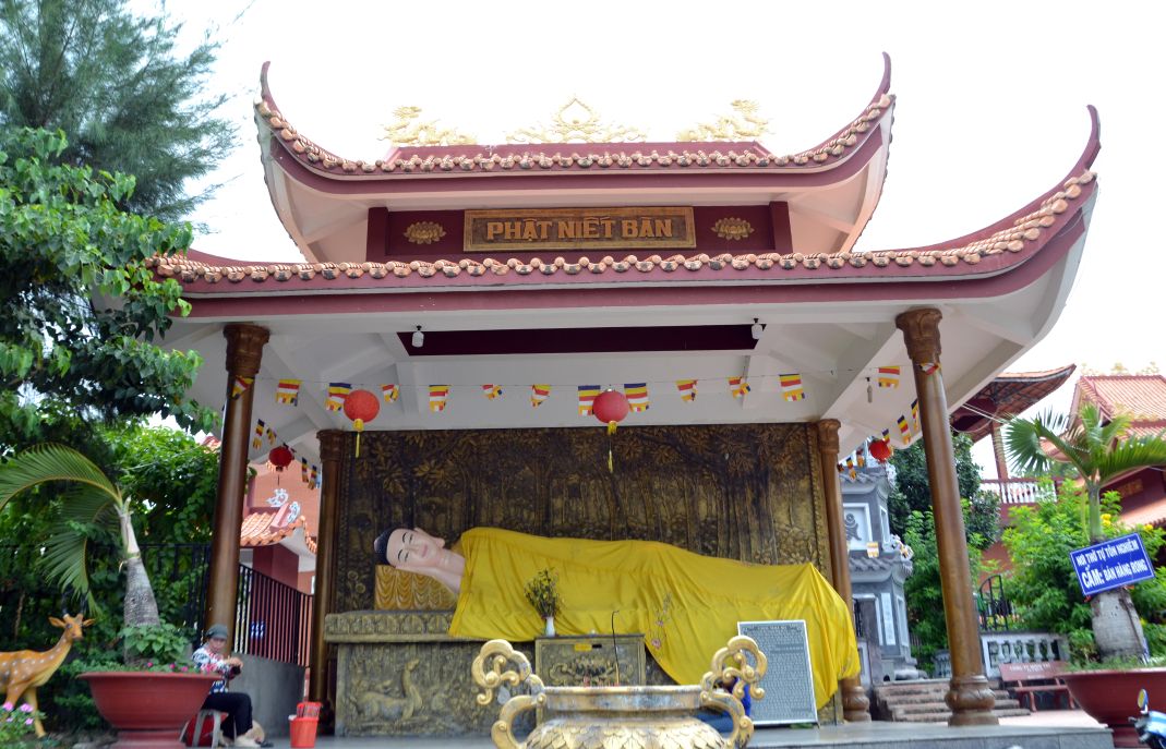 Do có tượng Phật niết bàn dài 6 mét được xây dựng vào những năm đầu thập niên 60 nên hiền viện còn có tên là chùa Phật Nằm. Ảnh: Thanh Mai