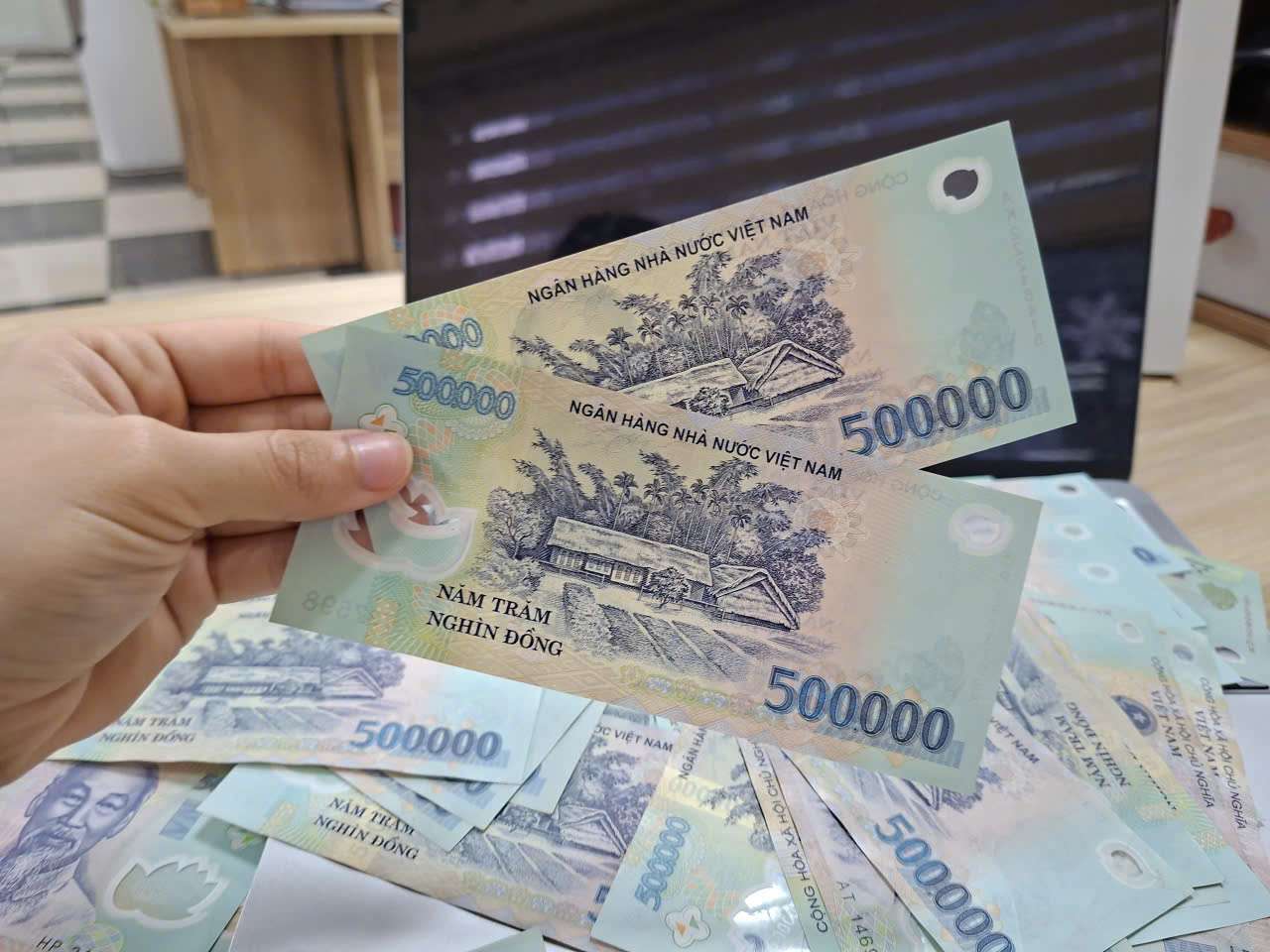 Agribank applies a savings interest rate framework for individuals from 0.2-6%/year. Photo: Thach Lam