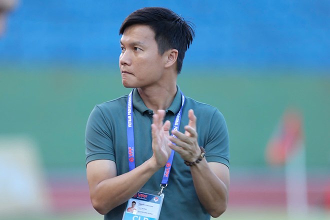 Coach Nguyen Cong Manh suddenly stops leading the Ha Tinh team. Photo: Thanh Vu