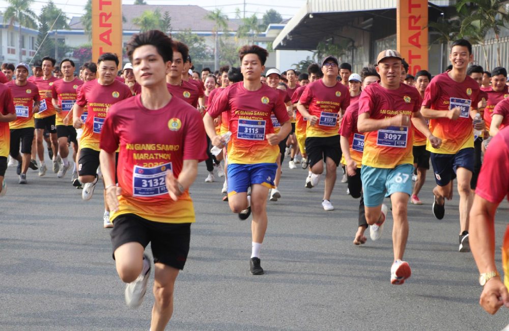 Workers enthusiastically participate in the An Giang Samho Marathon 2026. Photo: Company Trade Union