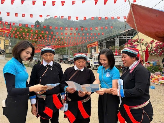 Tuyên truyền BHXH cho người dân. Ảnh: BHXH Việt Nam