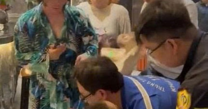Giải cứu bé trai bị kẹt tay trong ống thoát nước bể bơi khách sạn