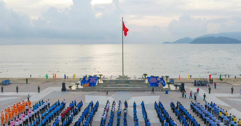 Khánh Hòa: Lễ chào cờ tháng 5 lan tỏa tinh thần đoàn kết