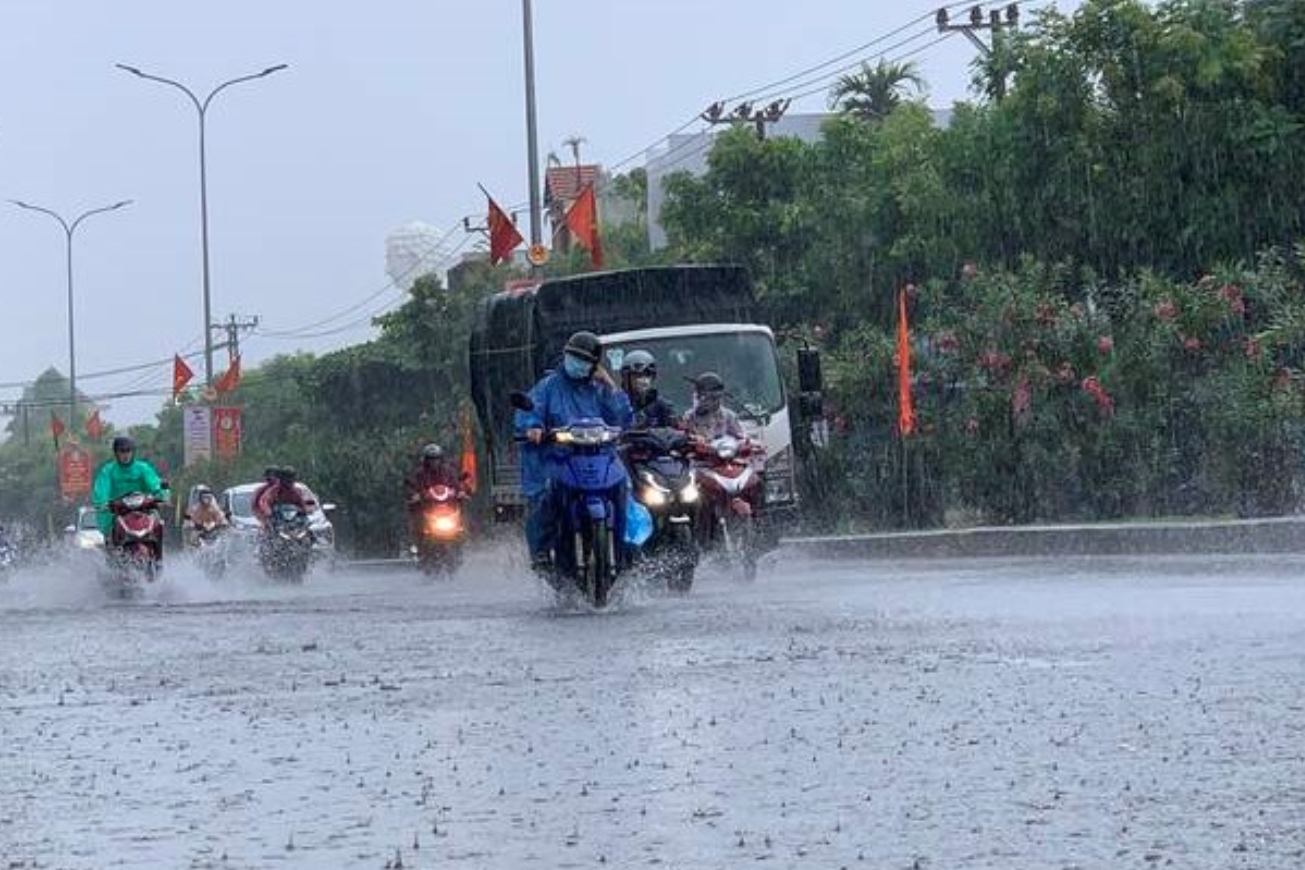各省・市は、大雨、竜巻、落雷、雹、洪水、鉄砲水、地滑りに積極的に対応する必要があります。写真:グエン・リン