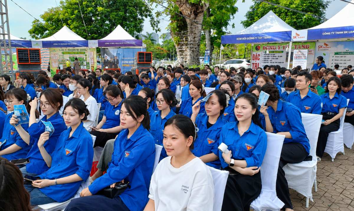 Đoàn viên thanh niên TP Hải Phòng tham gia chương trình. Ảnh: Mai Dung