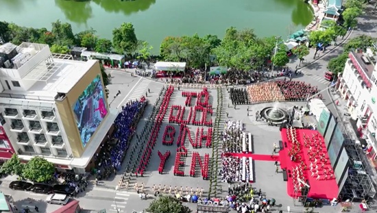 Launching 80 media videos participating in the "Peaceful Fatherland" contest. Photo: CAHN
