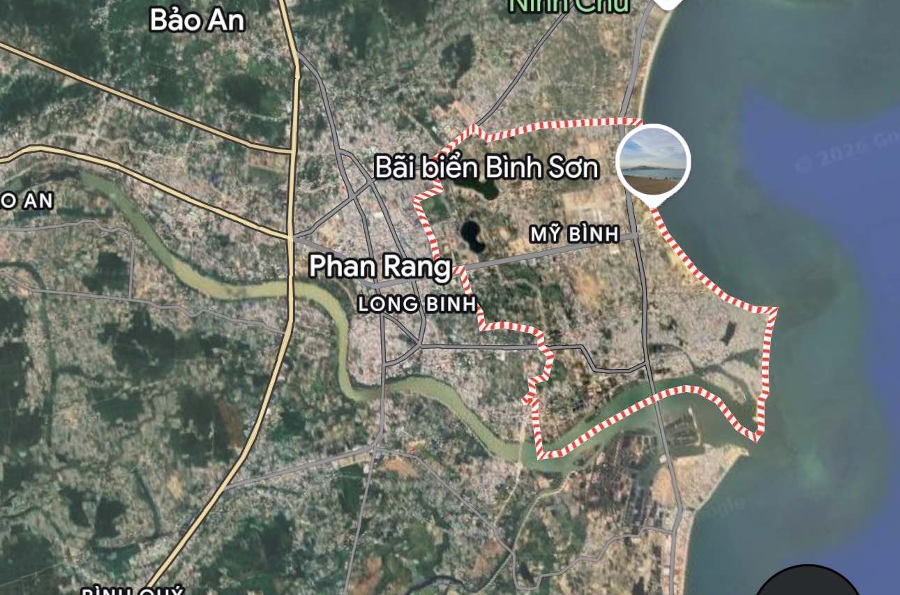 Dong Hai ward is where the Electricity Resort and Tourism Hotel project was revoked. Photo: Google map