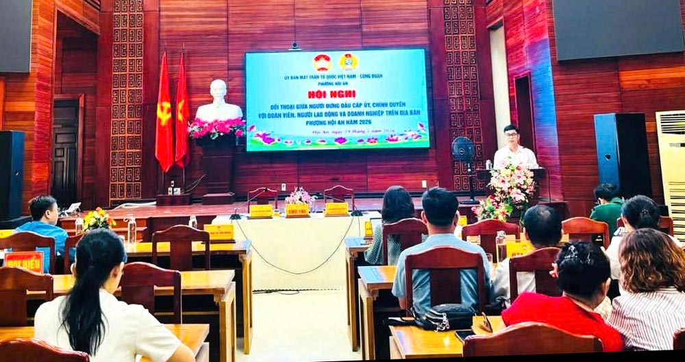 Hoi An Ward Trade Union coordinates to organize a dialogue conference between heads of Party committees and authorities with union members, workers and businesses. Photo: Hoi An Trade Union