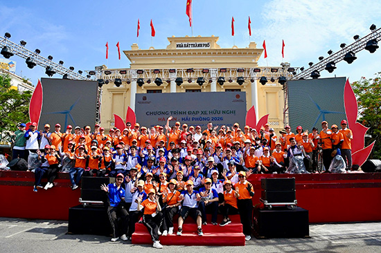 Chuỗi hoạt động giao lưu văn hóa và thể thao phong phú góp phần làm sinh động thêm chuyến thăm của tàu HNLMS De Ruyter. Ảnh: Cổng TTĐT Hải Phòng