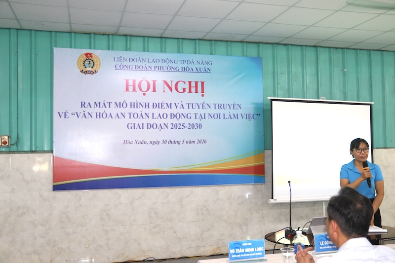 Hoa Xuan Ward Trade Union (Da Nang) has just coordinated with Phat Long Phuoc Joint Stock Company to organize the launch ceremony of a model model on labor safety culture. Photo: Nguyen Linh
