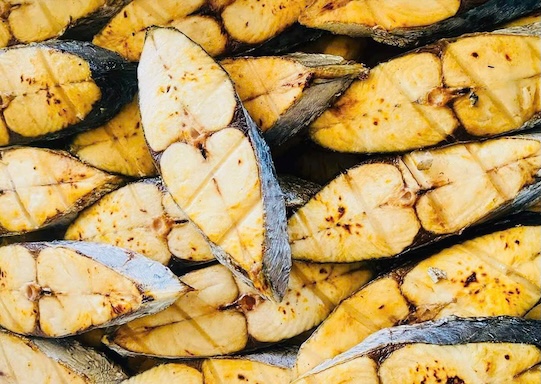 Supplementing omega-3 from mackerel is considered very effective but it is necessary to pay attention to the time of eating. Photo: Kieu Vu
